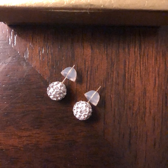 Gorgeous silver/diamond stud earrings - Picture 3 of 3